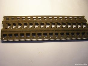 Military Antiques: Fragmento de peine de ametralladora Hotchkiss calibre 7 x 57 mauser. Guerra Civil Española.